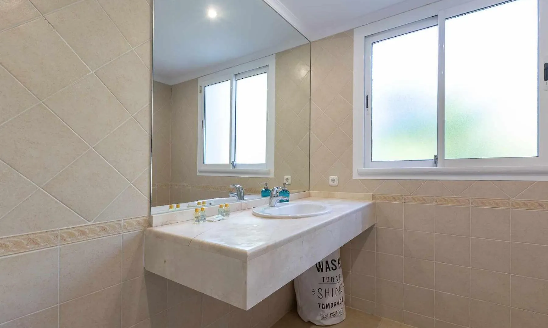 Espectacular Atico Con Impresionantes Vistas Mar Apartment Benahavis