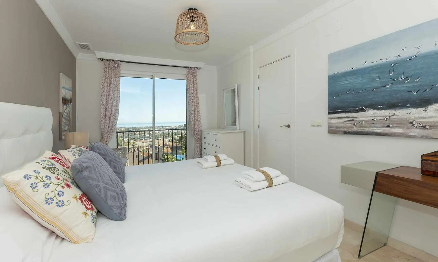Espectacular Atico Con Impresionantes Vistas Mar Apartment Benahavis Spain